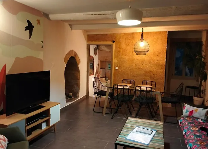 Maison De Village Familiale Pont Du Gard, Toit Terrasse, Barbecue, Fibre