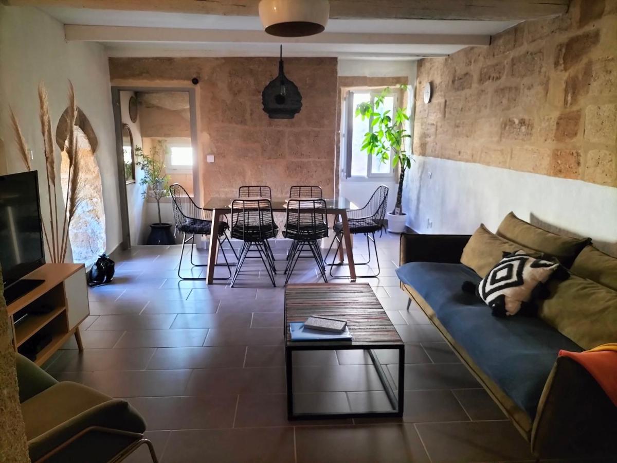 Maison De Village Familiale Pont Du Gard, Toit Terrasse, Barbecue, Fibre Сasa de vacaciones