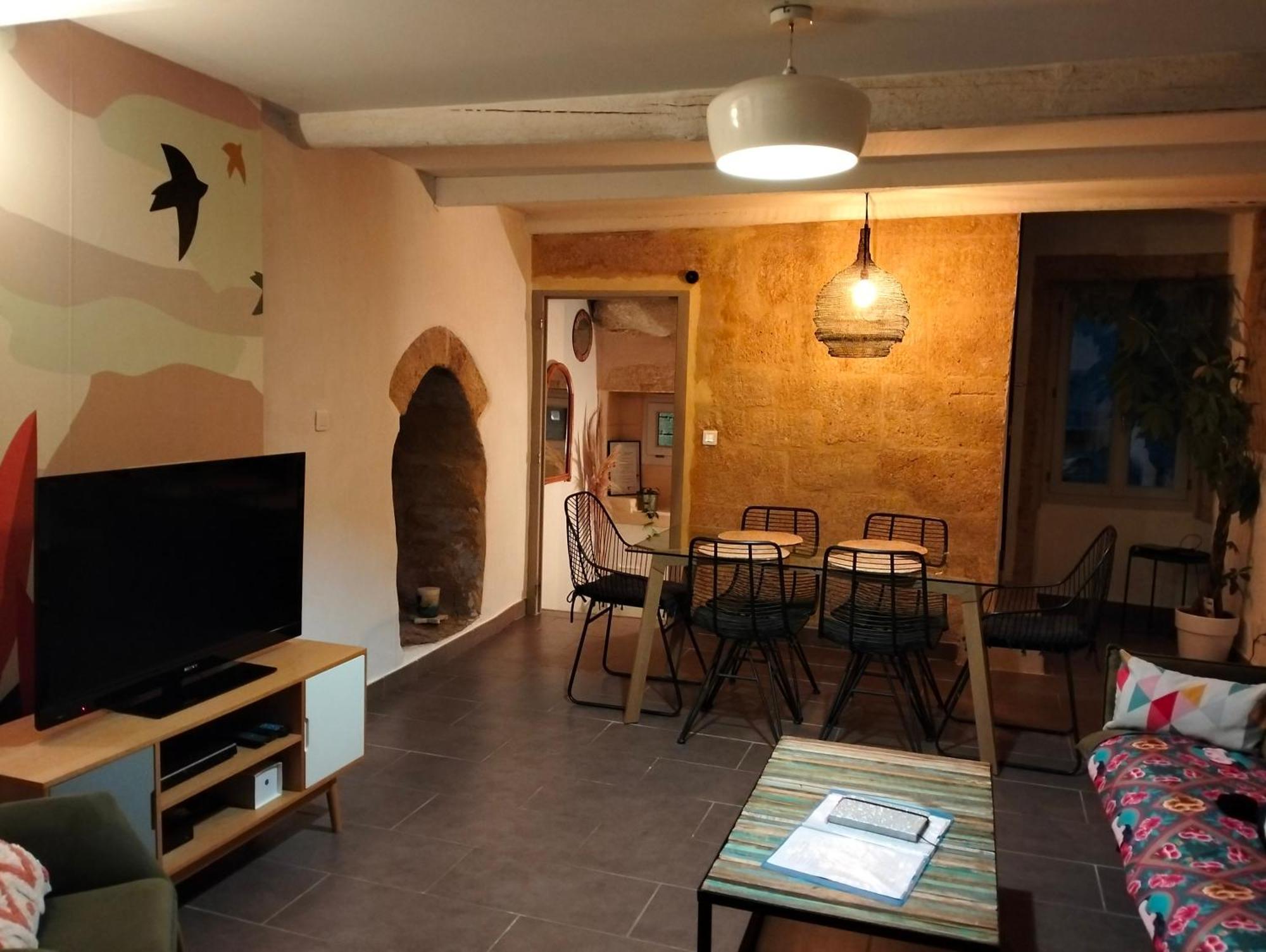 Maison De Village Familiale Pont Du Gard, Toit Terrasse, Barbecue, Fibre Vers Pont du Gard